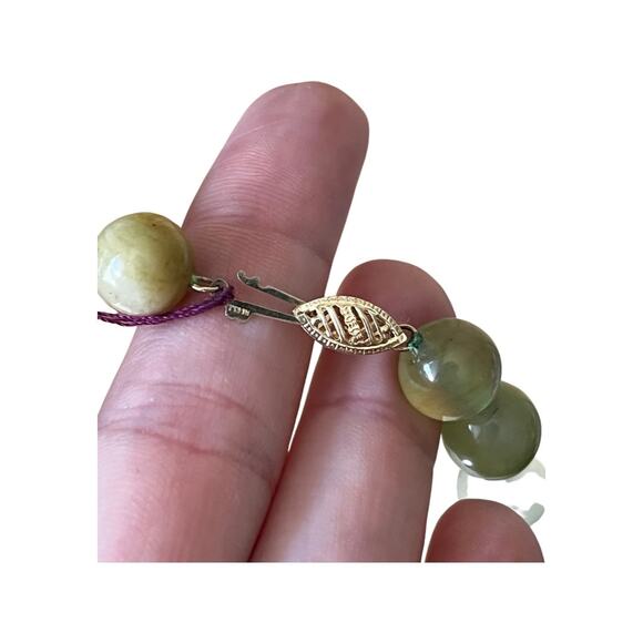 Vintage Chrysoprase Necklace, 14kt Gold Clasp Beaded Green Gemstone Necklace - Picture 4 of 6